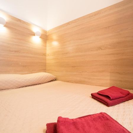 Apartment On Filatova 10/1 리비프 외부 사진