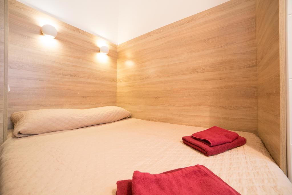 Apartment On Filatova 10/1 리비프 외부 사진