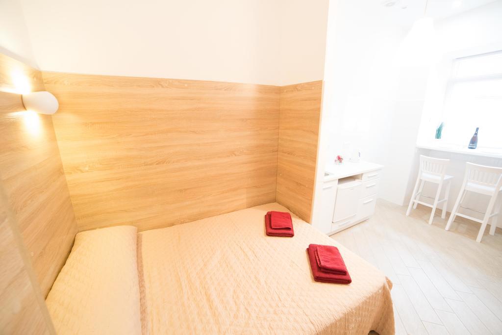Apartment On Filatova 10/1 리비프 외부 사진